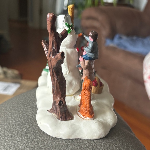 Lemax Snowman Building Scene with Red and Green Accents - Picture 5 of 5